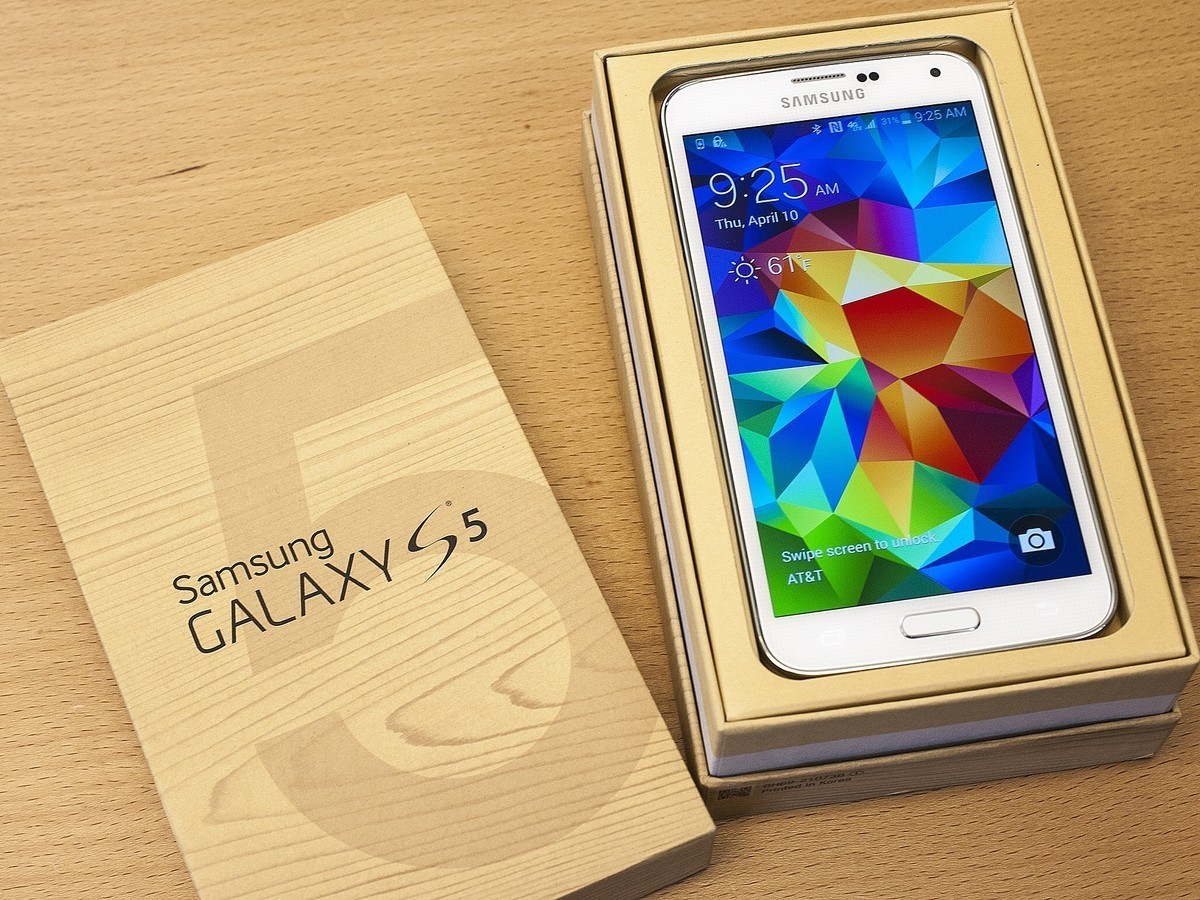Samsung galaxy a 0 5. Samsung Galaxy s5. Samsung Galaxy s5 4g. Самсунг а5 белый. Samsung Galaxy s5 коробка.